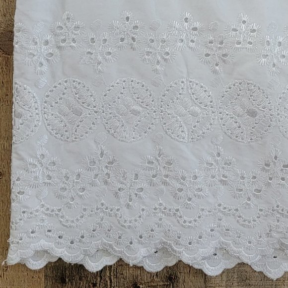 Y2K Express White Eyelet Mini Skirt - Picture 4 of 7